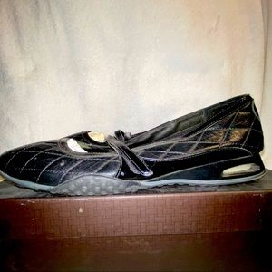 Cole Haan Loafer/ sneaker